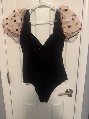 Lulu’s TCEC Black Bodysuit with Polka Dot Puff Sleeves